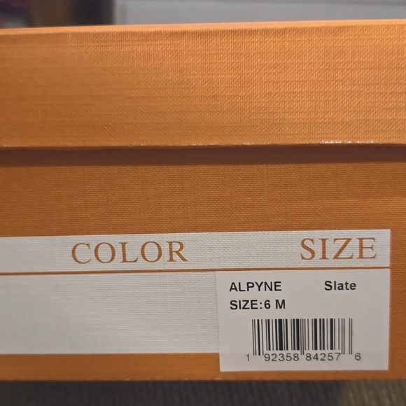 Miz Mooz Alpyne women's sports shoes, size 6.0, dark blue, leather. - Picture 13 of 14